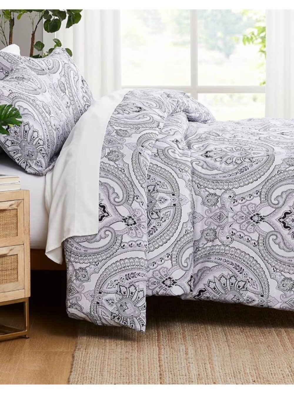 Oversized Full/Queen Comforter & 2 Pillow Shams